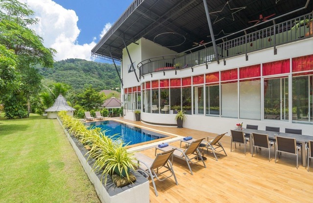 Villa privada moderna con vistas a la montaña (ND)