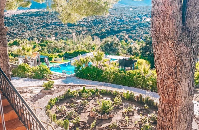 Piscina privada y barbacoa. Ideal para familias. A sólo 1 hora y media de Madrid