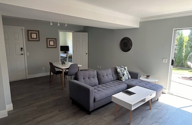 Private 1-Bedroom Home with Dedicated Office