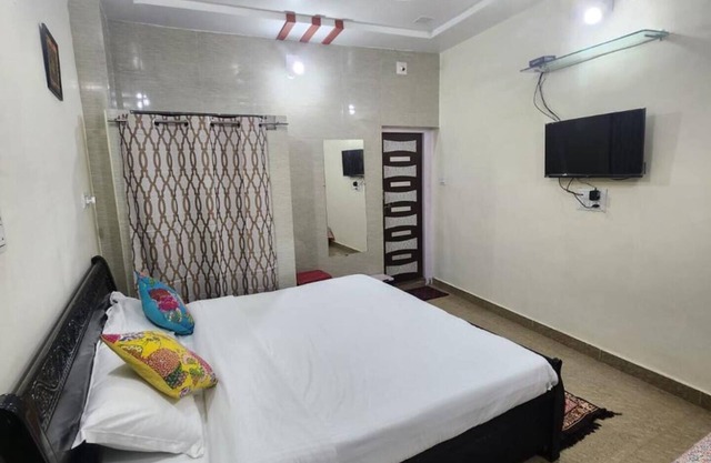 Private - 1 BHK Floor - Paddy's Luxurious Home Stay