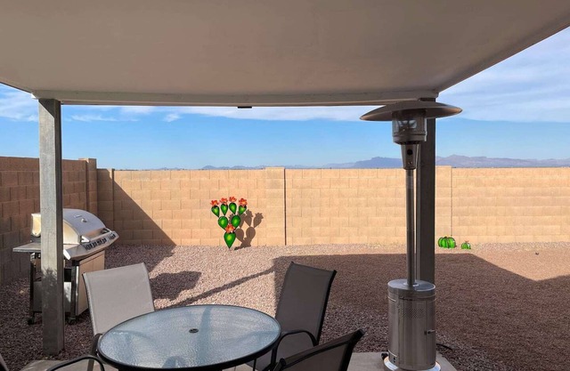 Private, 3 bd/2ba, backyard views