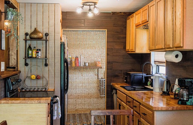 Family-Friendly 3BR Cabin with Mountain Views, Near Trails & Linville Falls