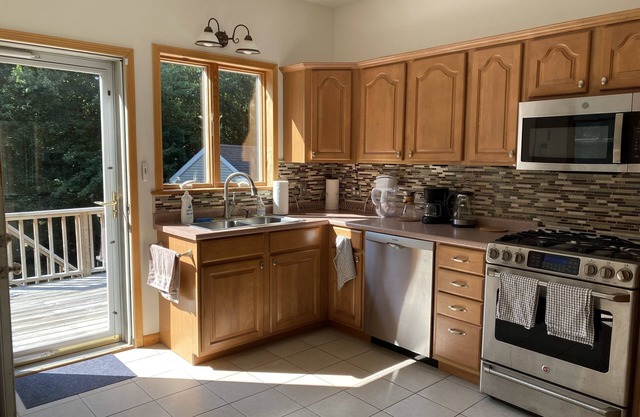 Private 3 bedroom home 3 acres 20 mins to Saratoga