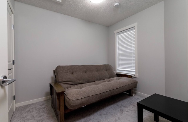 Private 3Bed condo in Sunset | Cochrane AB