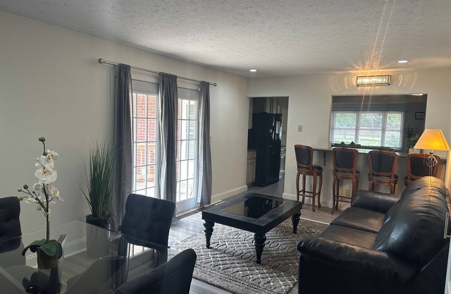 Private 4 BDRM- 3 BTHS house, 5 Miles from Downtown #4 ❤️