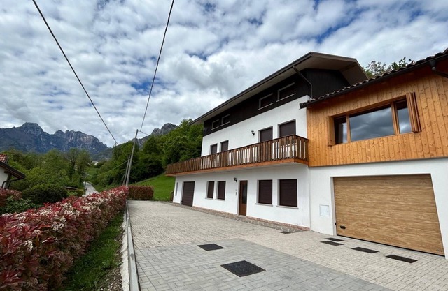 Private 4 Bedroom Country Home