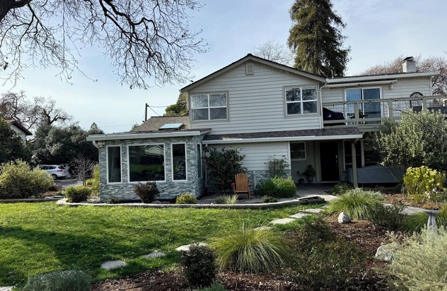 Private 4-bedroom house on large creek with serene backyard