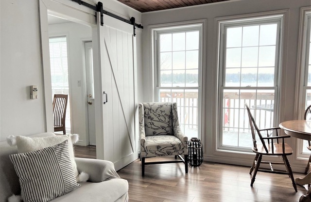 Private, 4 season lakehouse with incredible views!