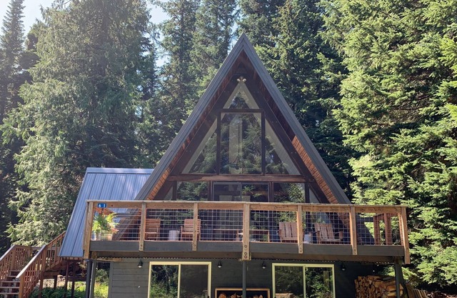 Alpine privada moderna A-Frame en Hyak Estates