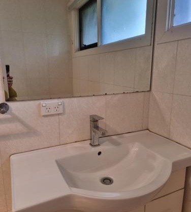 Private and big room with 2 beds Clarinda