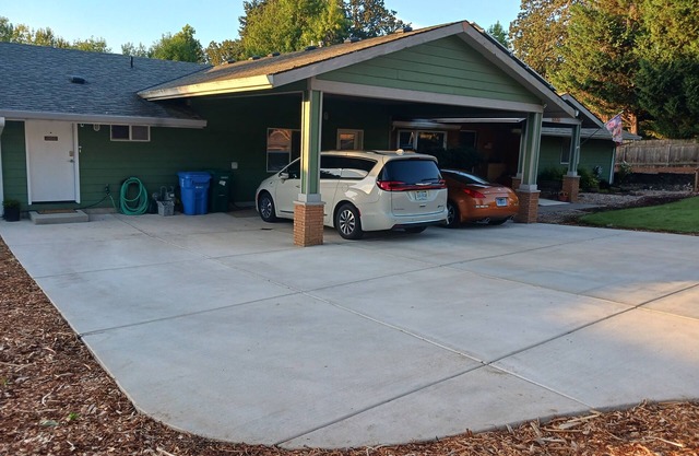 Private and Comfy Milwaukie Apartment