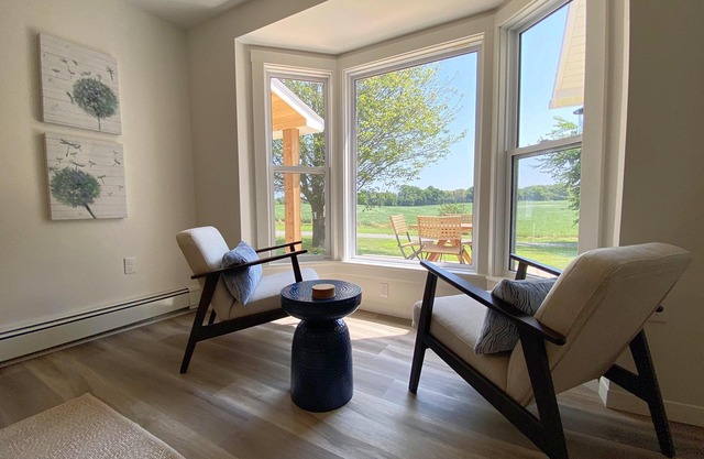 Private and cozy home - a short walk from the picturesque Halls Harbour hamlet