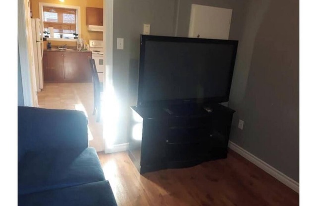 Private and cozy one bedroom sanctuary few minutes from the Airport