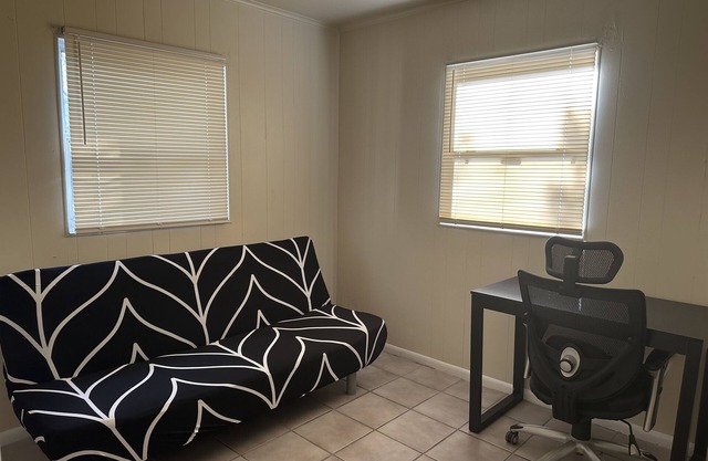 Private and Peaceful 2/1 in NW Gainesville -4 miles to UF