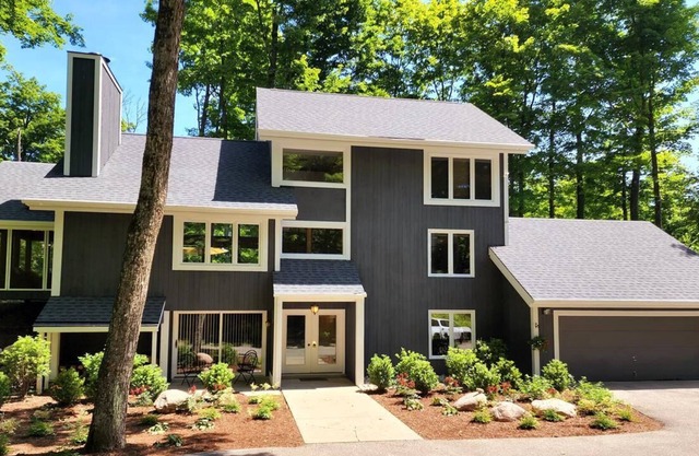 Private and secluded home for 8 in Birchwood Farms.