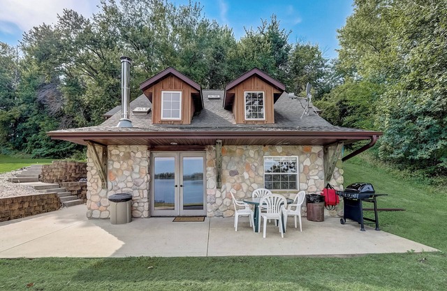 Private and Secluded 3-bedroom cabin