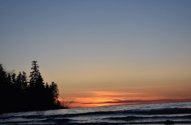 Private and secluded lakefront 15 Minutes From Mackinaw City