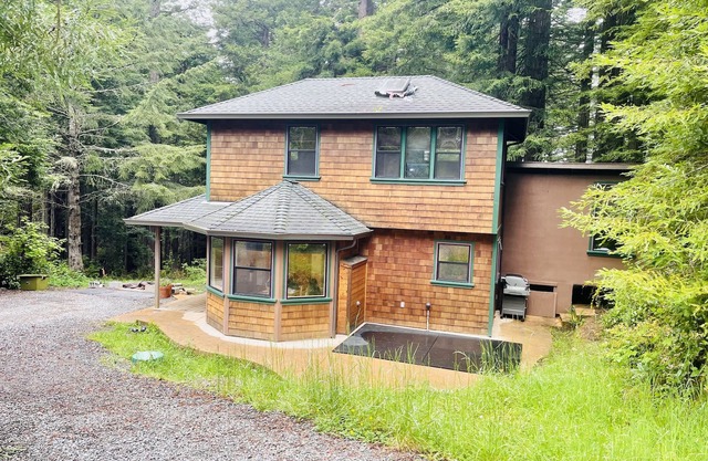Private and serene new home in the Redwoods of Humboldt County.