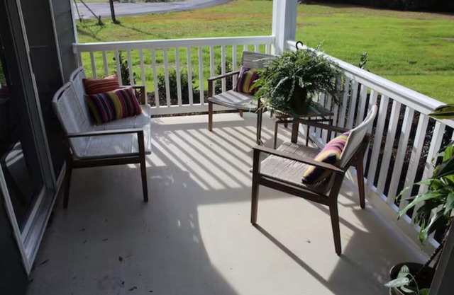 Private apartment close to all major Hampton Roads attractions.