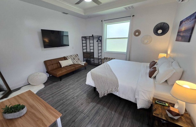 Private apt, king bed, full kitchen, huge shower.