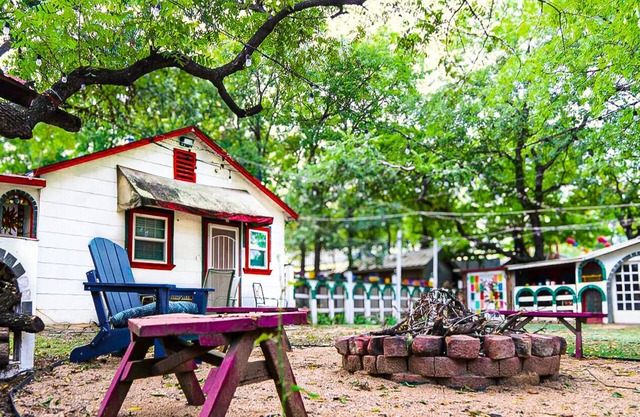 Private Artist Retreat near the Stockyards