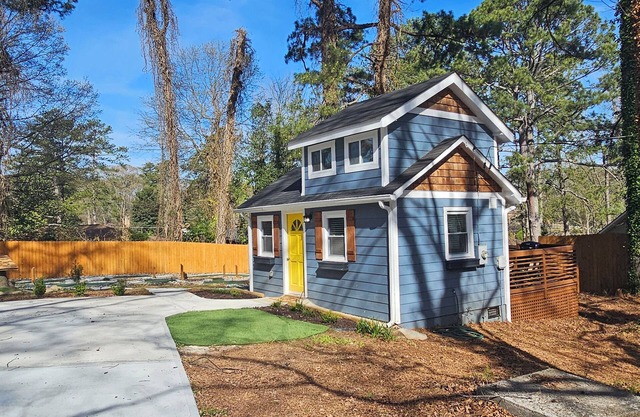 Private Atlanta Tiny House with Mini Golf Course