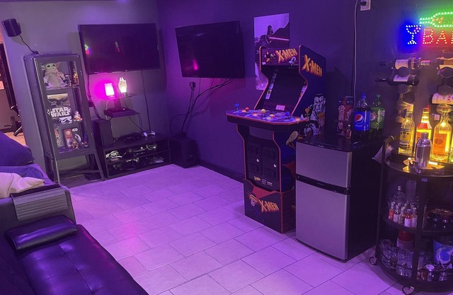 Private Basement Apartment & Gym close to major subway & LIRR trains.