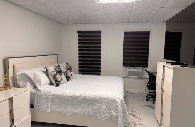 Private Basement Private Side Entry 4 Bed 1Bath Suite A