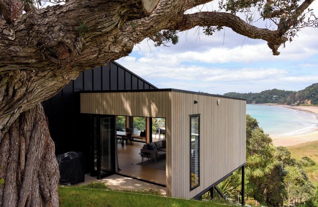 Private Beach Sanctuary - Matapouri Holiday Home