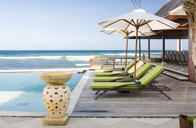 Private Beachfront Escape – Bali Villa 1115