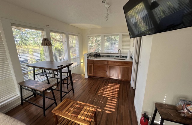 Private Bull Mountain Apartment