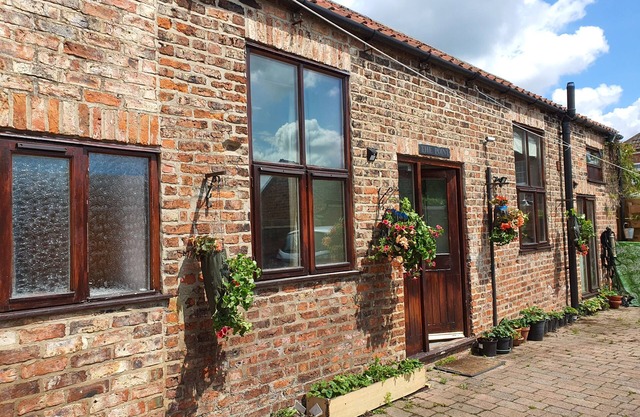 Private Bungalow ? Cottage in private courtyard
