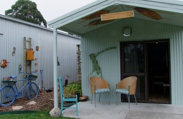 Private cabin in a quiet garden setting with plenty of birdlife