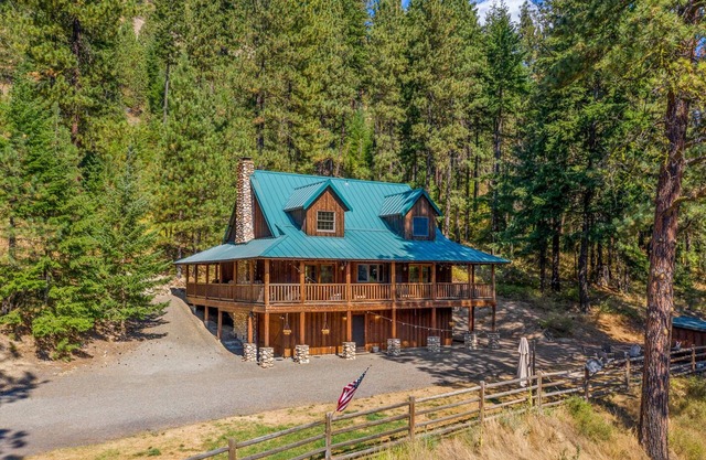 Private Cabin on 3 Acres for Outdoor Enthusiasts