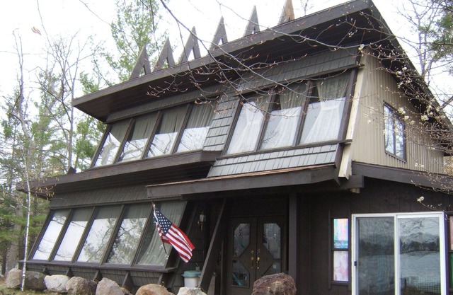 Private Cabin on all-sports lake--perfect hide-away for fishing, swimming, boat