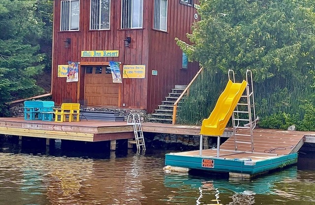 Cabina privada sobre el Chippewa Flowage (MOORES BAY). Ambiente tropical, muelle 100FT