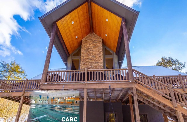 TRANQUILA Y PRIVADA (5 minutos al lago) con CHIMENEA PARA EXTERIORES, TINA XL Y MANTEL DE PISCINA