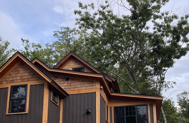 Private Cabin with Lake View and Beach Access
