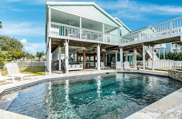 Private Canal Home w/ 2 Living Areas, Easy Bay Access & POOL