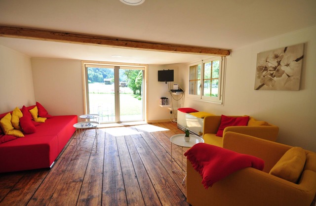 Chalet individual. Impresionantes vistas. Jardín cerrado y seguro para los niños con barbacoa