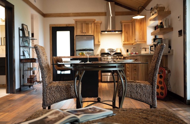 Private Off Grid Chalet In Nature & Waterfront Access. Near Algonquin Park