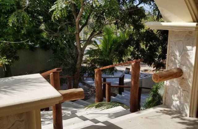 Private Comfortable Apartment/ Suite 5min from Supermarket & Marina