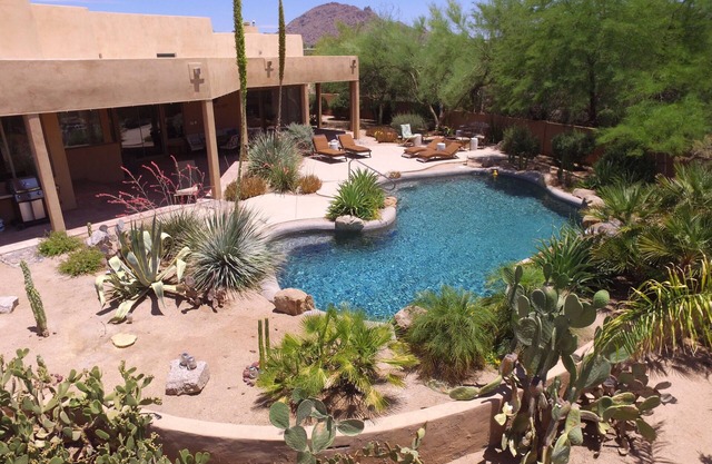 Very Private Contemporary Adobe North Scottsdale Oasis, en Golf Central