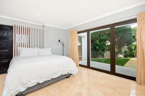 Private, Cosy and Stylish Stay at Nest24 Evans Park