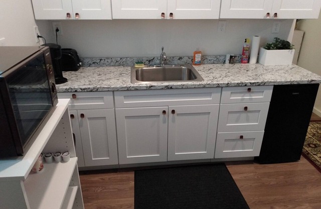 Private cottage by SeaTac airport with WiFi