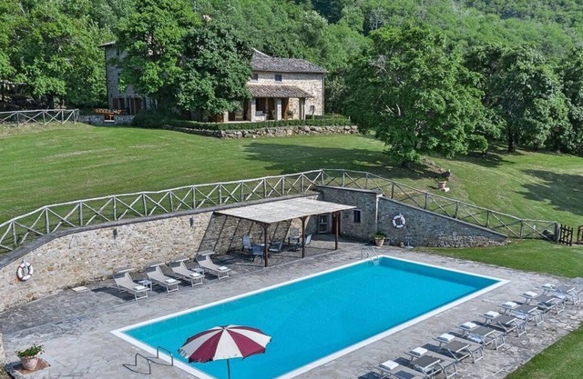 Villa privada en el campo con piscina