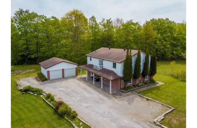 Private & Cozy 1.5 Acres Cottage w/ 3 Spacious BR