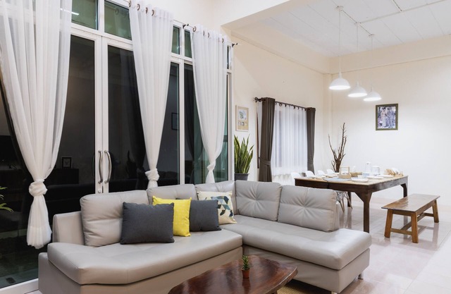 Casa familiar acogedora y privada, paisaje de campo de arroz