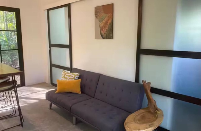 Private cabina at Yoga center in Ojochal with AC, WiFi, Pool, close to town