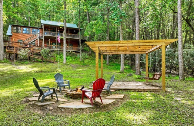 Private Creek Pier, Firepit Under the Stars & Game Room Near Appalachian Fun - The Water's Edge